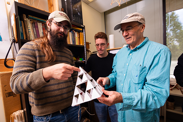 SIU Students collaborate with Geometers Den project